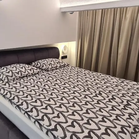 In & Radio Apartament *