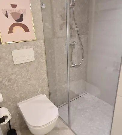 In & Radio Apartament *