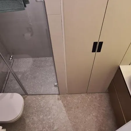 Apartment In & Radio - Free Parking