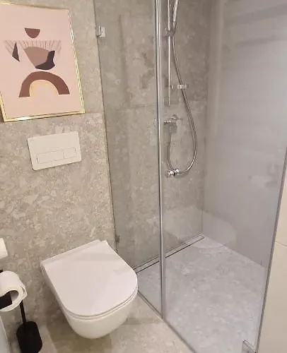 In & Radio דירה *